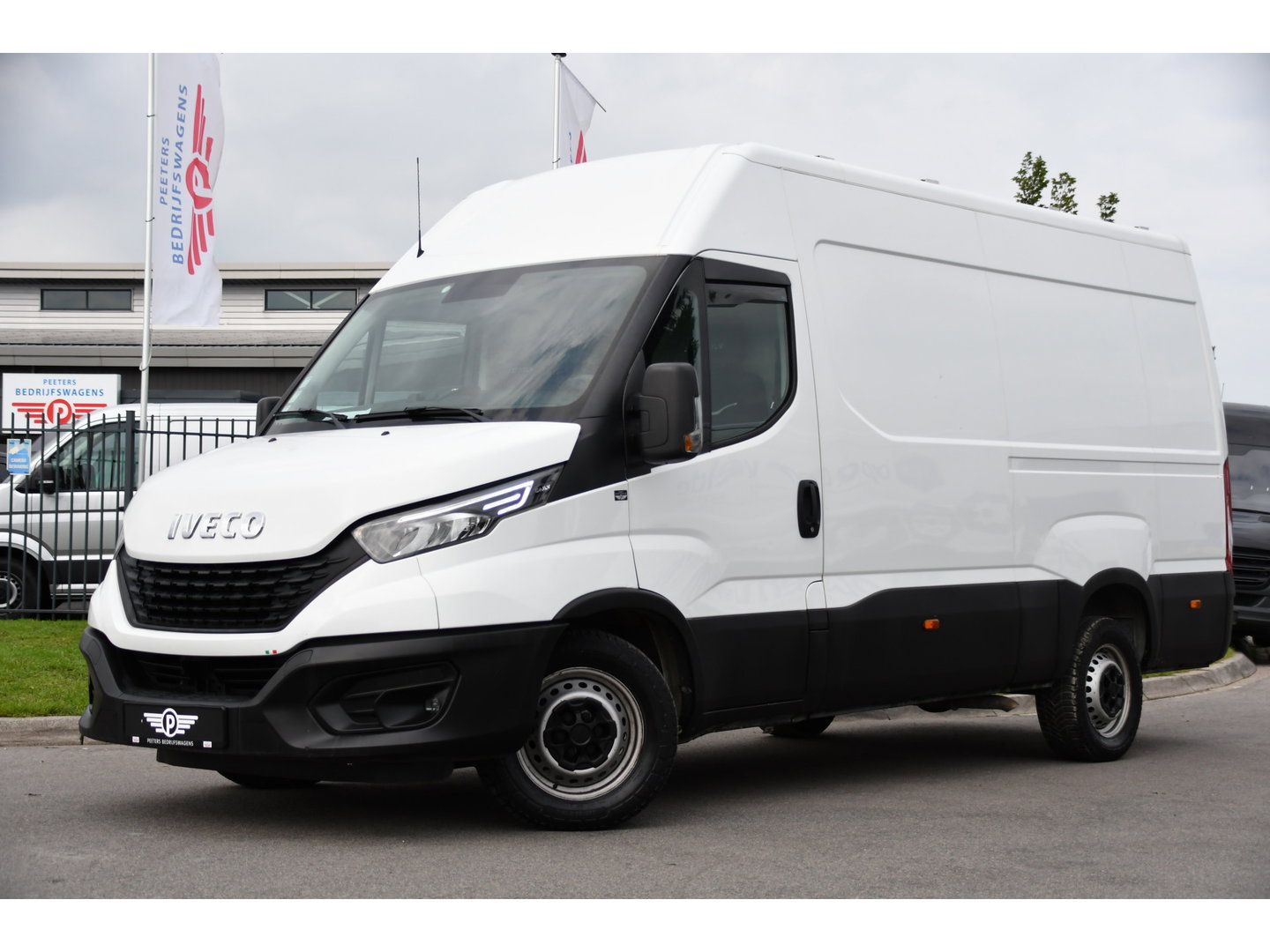 Iveco Daily 35C16V 2.3 352 H2 Edition Camera, Cruise, Airco, 3500kg Trekhaak, LED, Clima ,Radio, 160pk, Uniek!