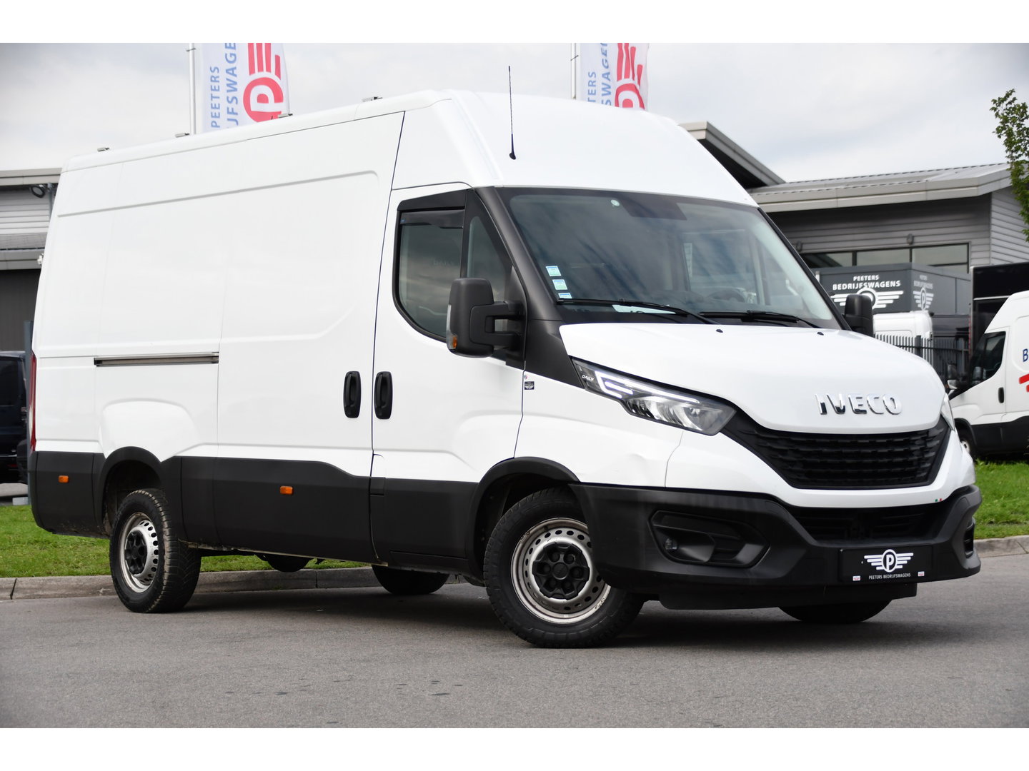 Iveco Daily 35C16V 2.3 352 H2 Edition Camera, Cruise, Airco, 3500kg Trekhaak, LED, Clima ,Radio, 160pk, Uniek!