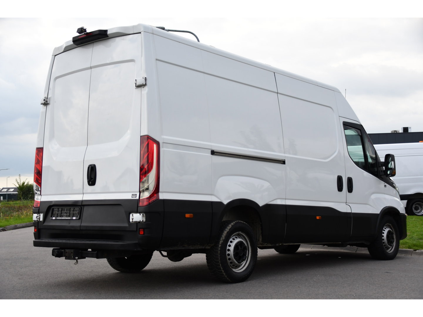 Iveco Daily 35C16V 2.3 352 H2 Edition Camera, Cruise, Airco, 3500kg Trekhaak, LED, Clima ,Radio, 160pk, Uniek!