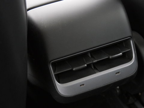 Tesla Model 3 RWD 60kWh PLUS/ WARMTEPOMP/ LFP ACCU/ TREKHAAK/ NL-AUTO 1STE EIGENAAR/ SOH 93%