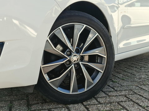 Škoda Rapid Spaceback 1.0 TSI Greentech Drive ** NET BINNENGEKOMEN | PANO | CRUISE | STOELVERWARMING | TREKHAAK