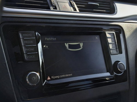 Škoda Rapid Spaceback 1.0 TSI Greentech Drive ** NET BINNENGEKOMEN | PANO | CRUISE | STOELVERWARMING | TREKHAAK