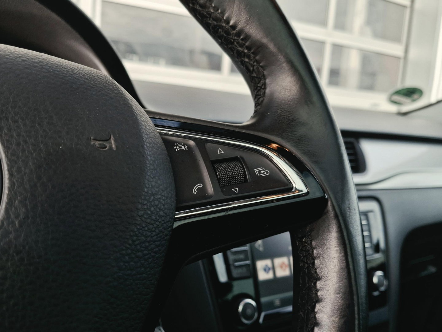 Škoda Rapid Spaceback 1.0 TSI Greentech Drive ** NET BINNENGEKOMEN | PANO | CRUISE | STOELVERWARMING | TREKHAAK