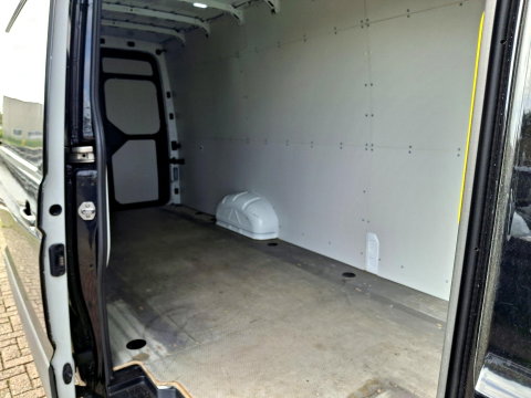 Volkswagen Crafter 35 2.0 TDI L5H3 177PK AUTOMAAT MARGE | ADAPTIVE CRUISE | LUCHTVERING | ZWART | VOORRUITVERWARMING | IMPERIAL