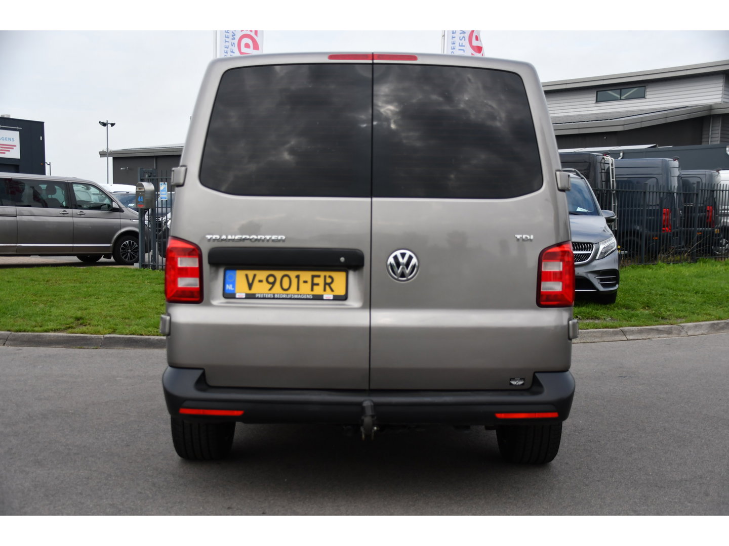 Volkswagen Transporter 2.0 TDI L1H1 PB Edition Camera, Airco, Trekhaak, Multimedia, 85pk, Radio, Uniek!