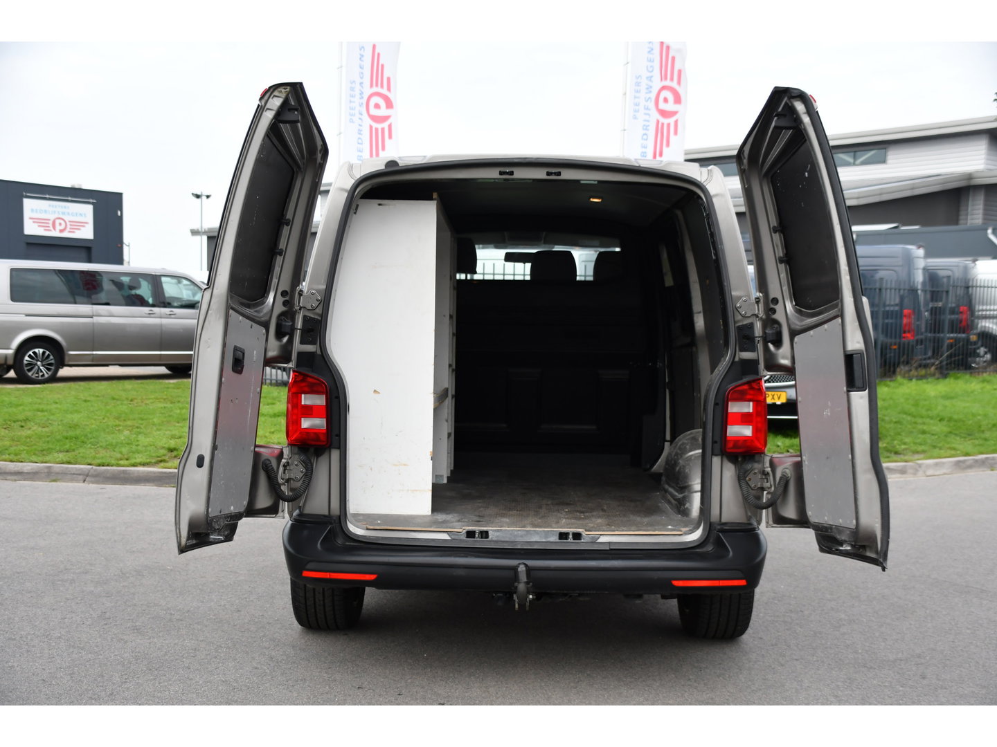 Volkswagen Transporter 2.0 TDI L1H1 PB Edition Camera, Airco, Trekhaak, Multimedia, 85pk, Radio, Uniek!
