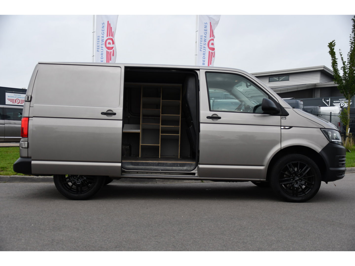 Volkswagen Transporter 2.0 TDI L1H1 PB Edition Camera, Airco, Trekhaak, Multimedia, 85pk, Radio, Uniek!