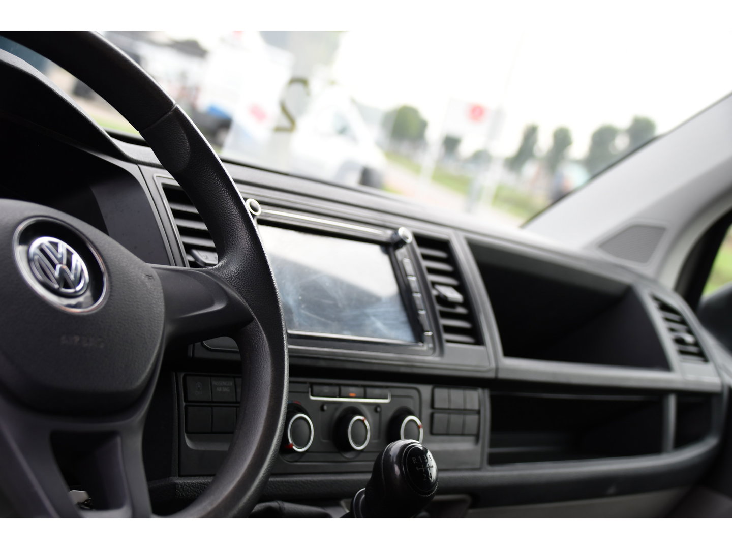 Volkswagen Transporter 2.0 TDI L1H1 PB Edition Camera, Airco, Trekhaak, Multimedia, 85pk, Radio, Uniek!