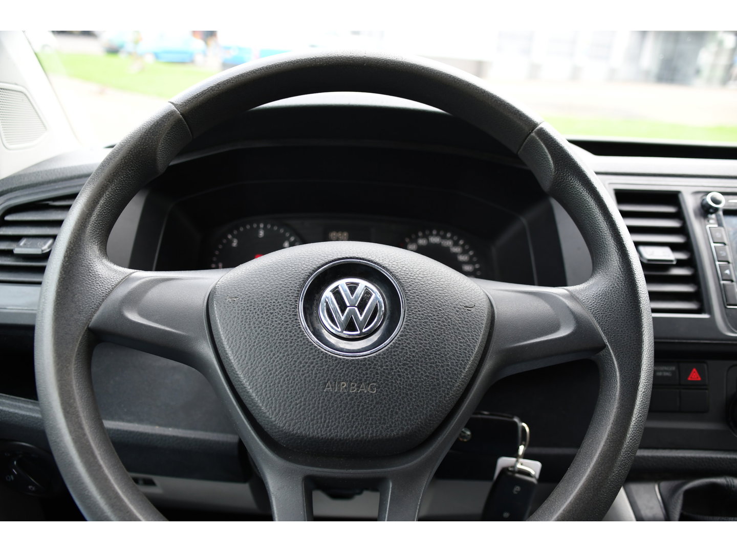 Volkswagen Transporter 2.0 TDI L1H1 PB Edition Camera, Airco, Trekhaak, Multimedia, 85pk, Radio, Uniek!