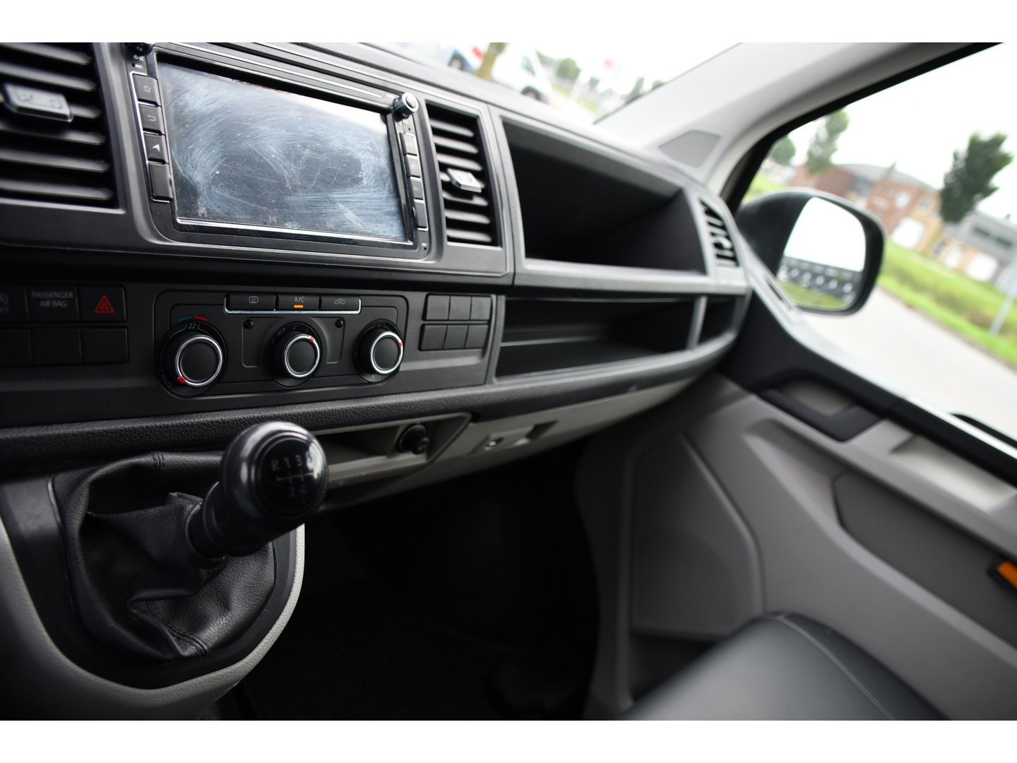 Volkswagen Transporter 2.0 TDI L1H1 PB Edition Camera, Airco, Trekhaak, Multimedia, 85pk, Radio, Uniek!