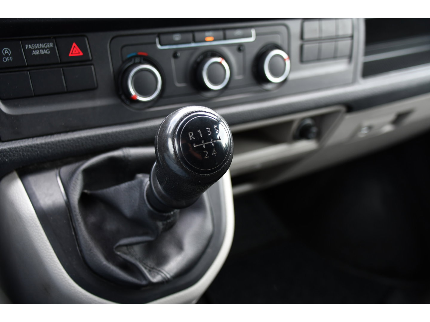 Volkswagen Transporter 2.0 TDI L1H1 PB Edition Camera, Airco, Trekhaak, Multimedia, 85pk, Radio, Uniek!