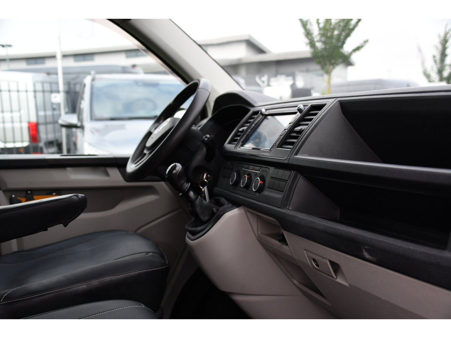 Volkswagen Transporter 2.0 TDI L1H1 PB Edition Camera, Airco, Trekhaak, Multimedia, 85pk, Radio, Uniek!