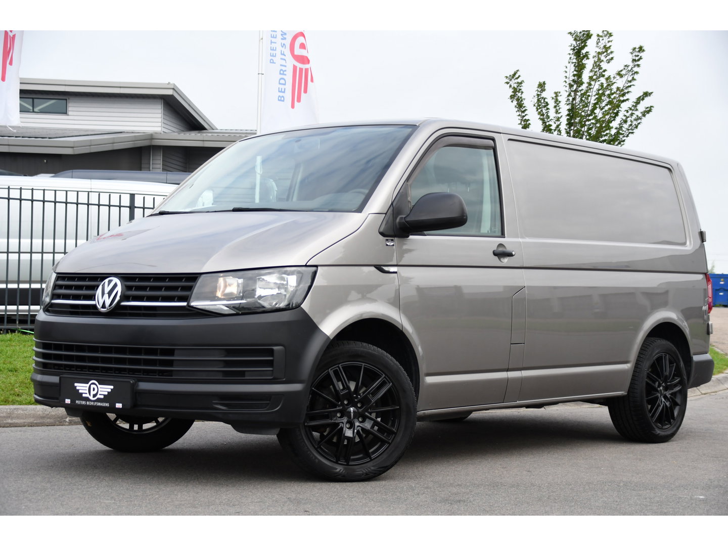 Volkswagen Transporter 2.0 TDI L1H1 PB Edition Camera, Airco, Trekhaak, Multimedia, 85pk, Radio, Uniek!