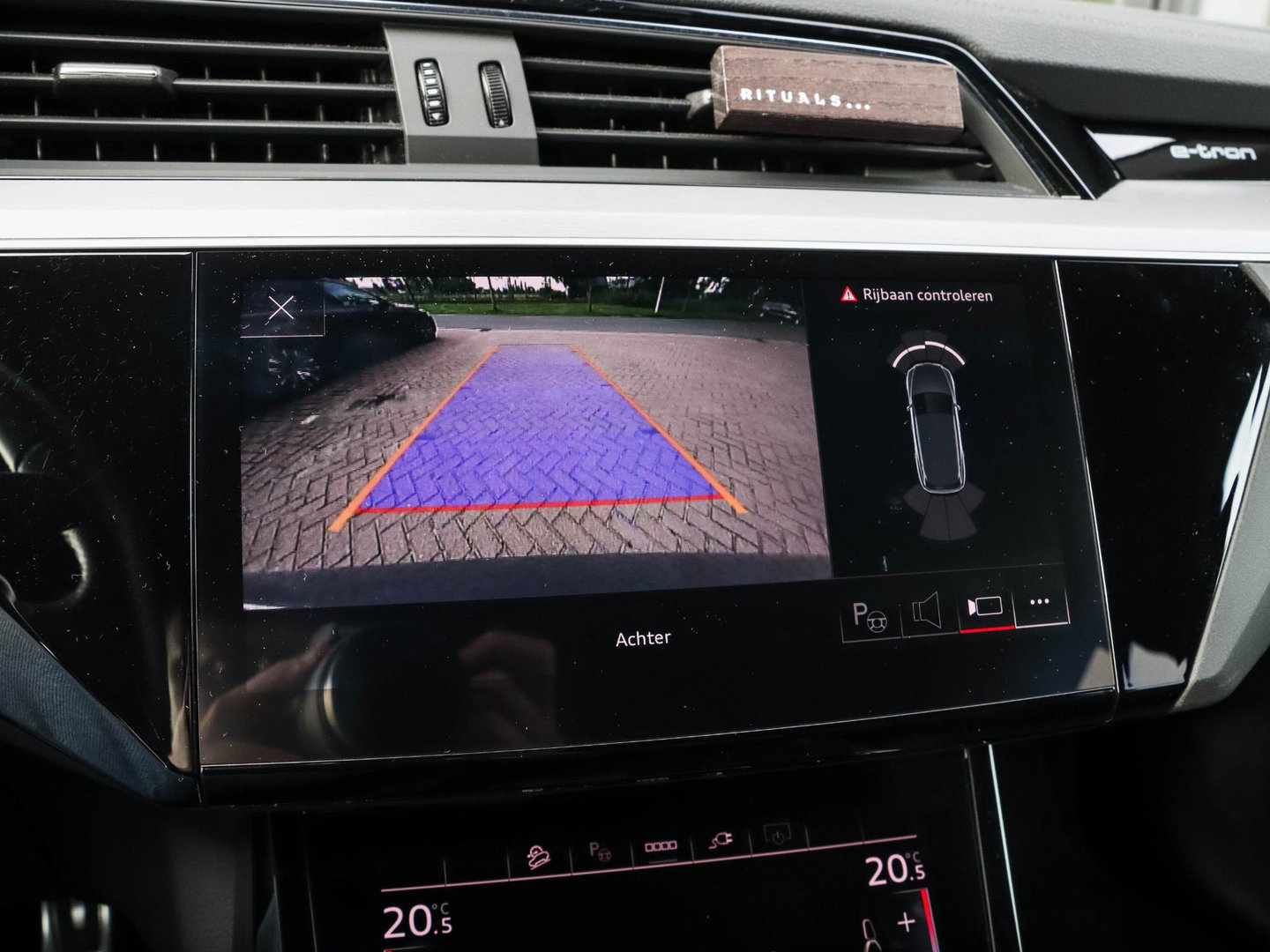 Audi Q8 e-tron 55 quattro S Edition 115 kWh 23 Inch | NL-auto | SoH 98%