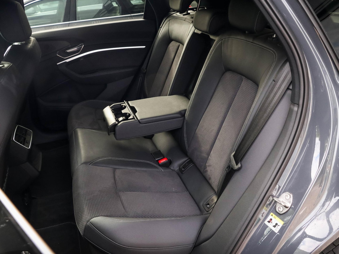 Audi Q8 e-tron 55 quattro S Edition 115 kWh 23 Inch | NL-auto | SoH 98%