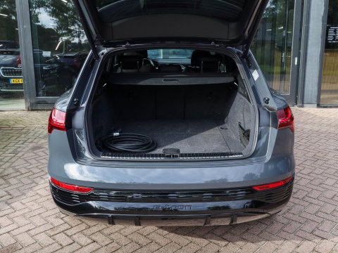 Audi Q8 e-tron 55 quattro S Edition 115 kWh 23 Inch | NL-auto | SoH 98%