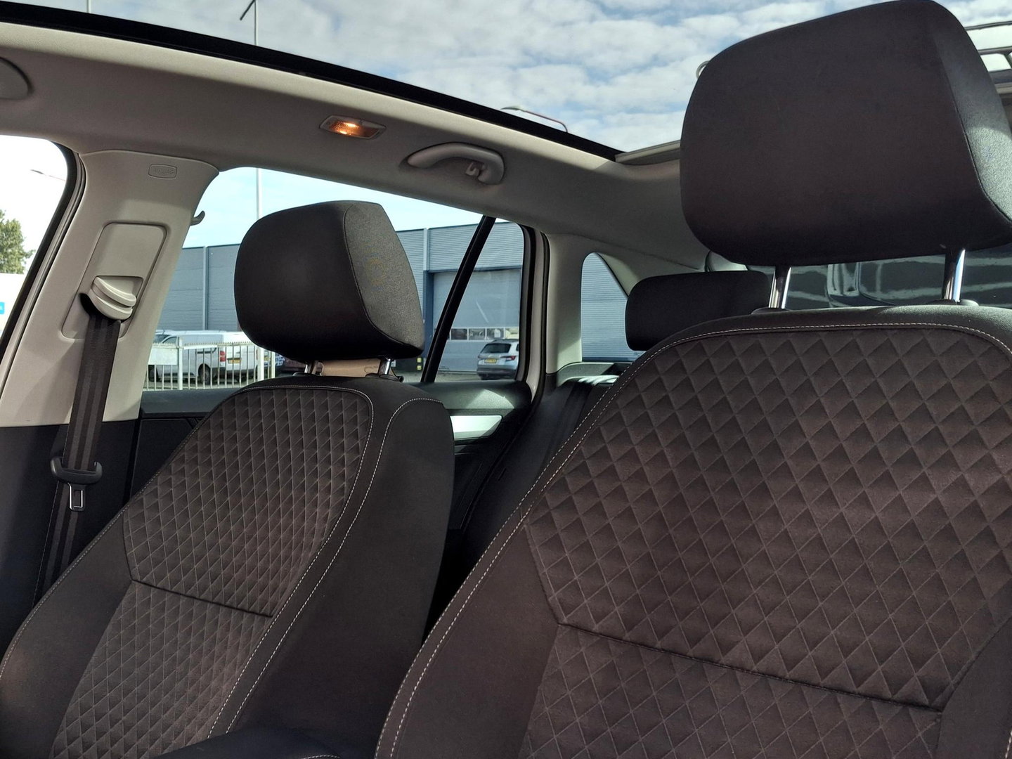 Škoda Rapid Spaceback 1.0 TSI Greentech Drive ** NET BINNENGEKOMEN | PANO | CRUISE | STOELVERWARMING | TREKHAAK