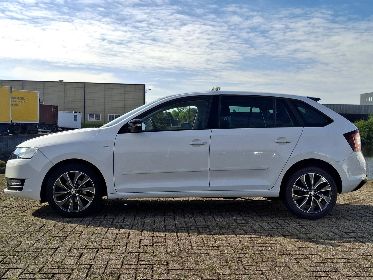 Škoda Rapid Spaceback 1.0 TSI Greentech Drive ** NET BINNENGEKOMEN | PANO | CRUISE | STOELVERWARMING | TREKHAAK