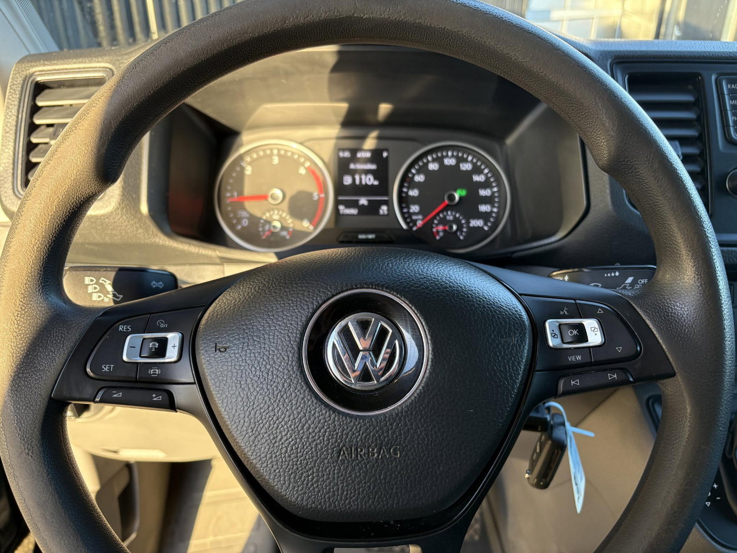 Volkswagen Crafter 35 2.0 TDI L5H3 177PK AUTOMAAT MARGE | ADAPTIVE CRUISE | LUCHTVERING | ZWART | VOORRUITVERWARMING | IMPERIAL