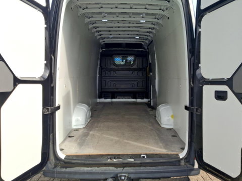 Volkswagen Crafter 35 2.0 TDI L5H3 177PK AUTOMAAT MARGE | ADAPTIVE CRUISE | LUCHTVERING | ZWART | VOORRUITVERWARMING | IMPERIAL