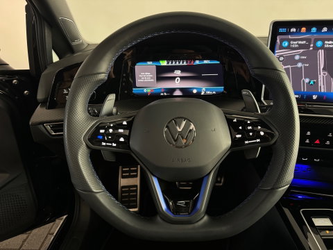 Volkswagen Golf 2.0 TSI 4Motion R Black Edition Pano|Akra|Memory|360