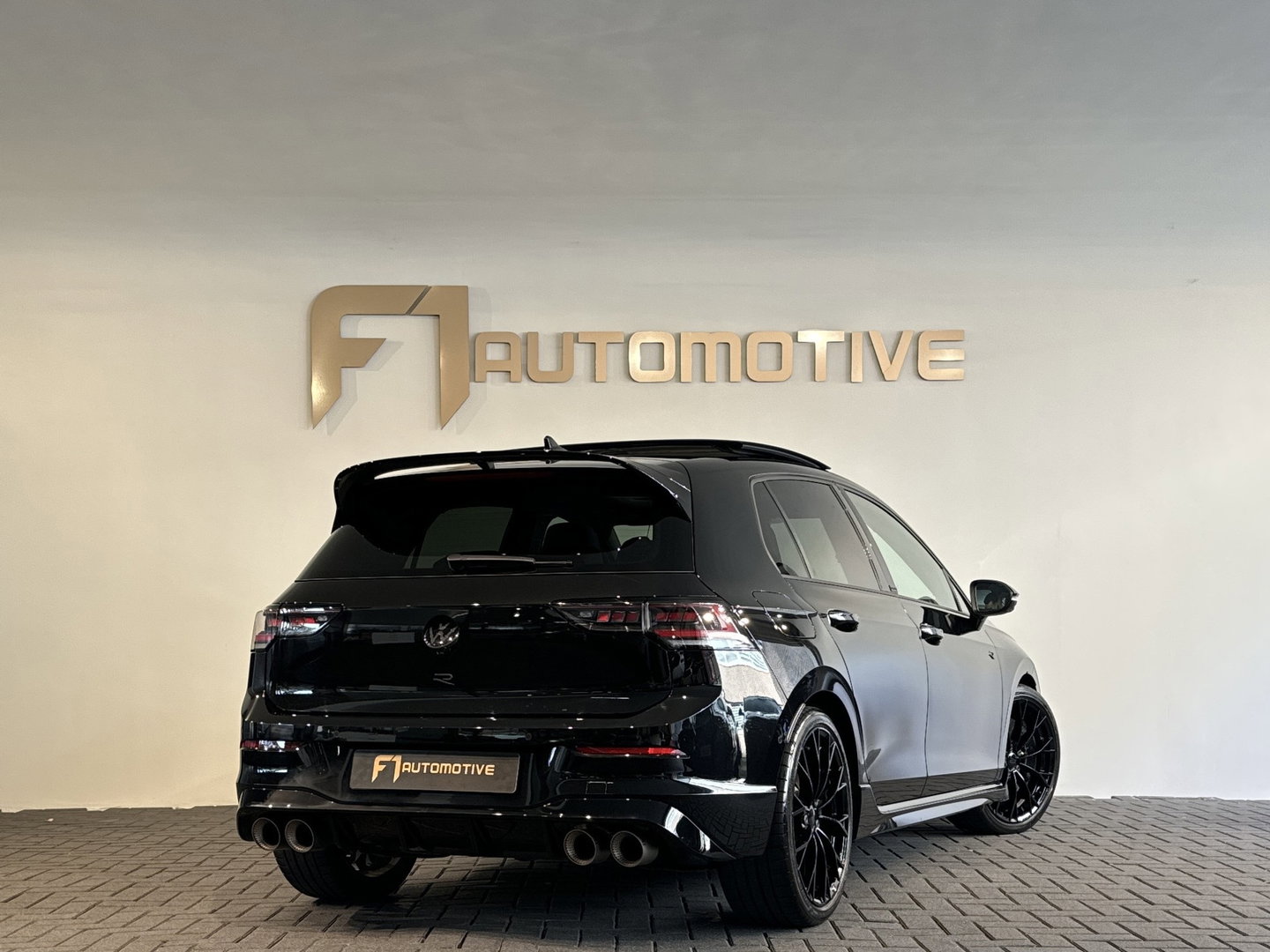 Volkswagen Golf 2.0 TSI 4Motion R Black Edition Pano|Akra|Memory|360