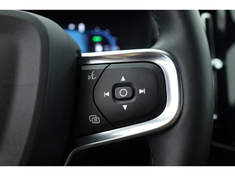 Volvo XC40 Single Motor Extended Range Plus 82 kWh | Rijklaar! | Dig. Cockpit | Bliss | Pilot Assist | Stuur- Stoelverw. | Camera+PDC | Google | App.Connect | Elek. Klep | Led | LM V