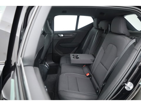 Volvo XC40 Single Motor Extended Range Plus 82 kWh | Rijklaar! | Dig. Cockpit | Bliss | Pilot Assist | Stuur- Stoelverw. | Camera+PDC | Google | App.Connect | Elek. Klep | Led | LM V