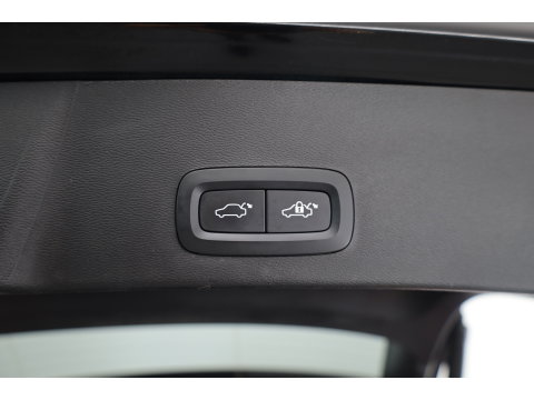 Volvo XC40 Single Motor Extended Range Plus 82 kWh | Rijklaar! | Dig. Cockpit | Bliss | Pilot Assist | Stuur- Stoelverw. | Camera+PDC | Google | App.Connect | Elek. Klep | Led | LM V