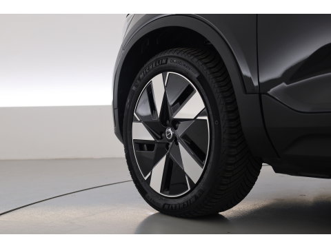 Volvo XC40 Single Motor Extended Range Plus 82 kWh | Rijklaar! | Dig. Cockpit | Bliss | Pilot Assist | Stuur- Stoelverw. | Camera+PDC | Google | App.Connect | Elek. Klep | Led | LM V