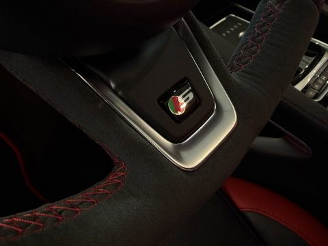 Jaguar F-Pace 3.0 S/C S 381PK / ACC / LED