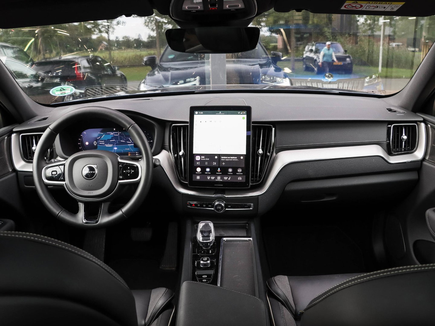 Volvo XC60 T6 AWD Ultra Black Edition Trekhaak Pano 360 Head up 21''