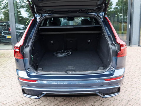 Volvo XC60 T6 AWD Ultra Black Edition Trekhaak Pano 360 Head up 21''