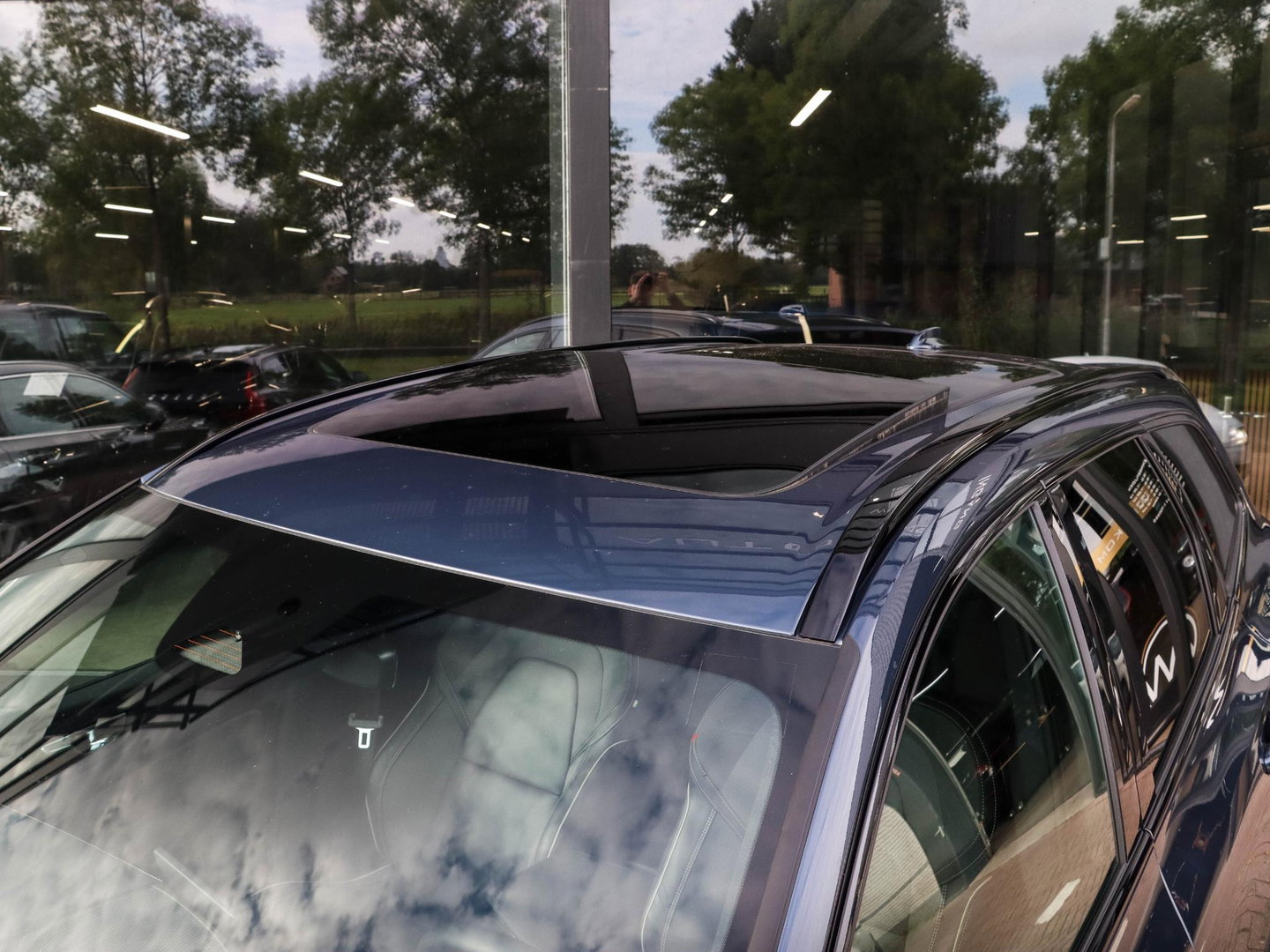 Volvo XC60 T6 AWD Ultra Black Edition Trekhaak Pano 360 Head up 21''