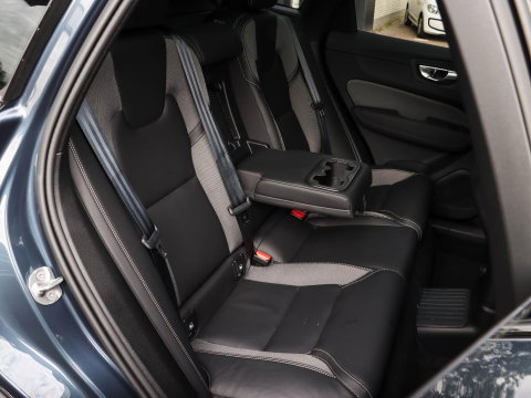 Volvo XC60 T6 AWD Ultra Black Edition Trekhaak Pano 360 Head up 21''