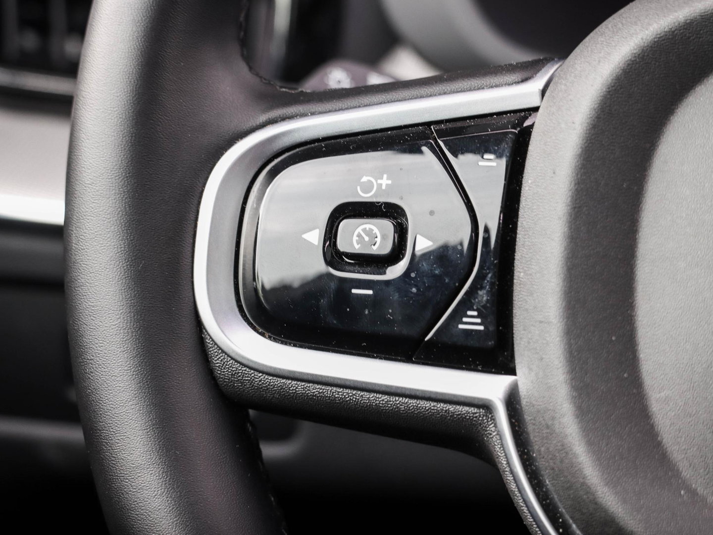 Volvo XC60 T6 AWD Ultra Black Edition Trekhaak Pano 360 Head up 21''