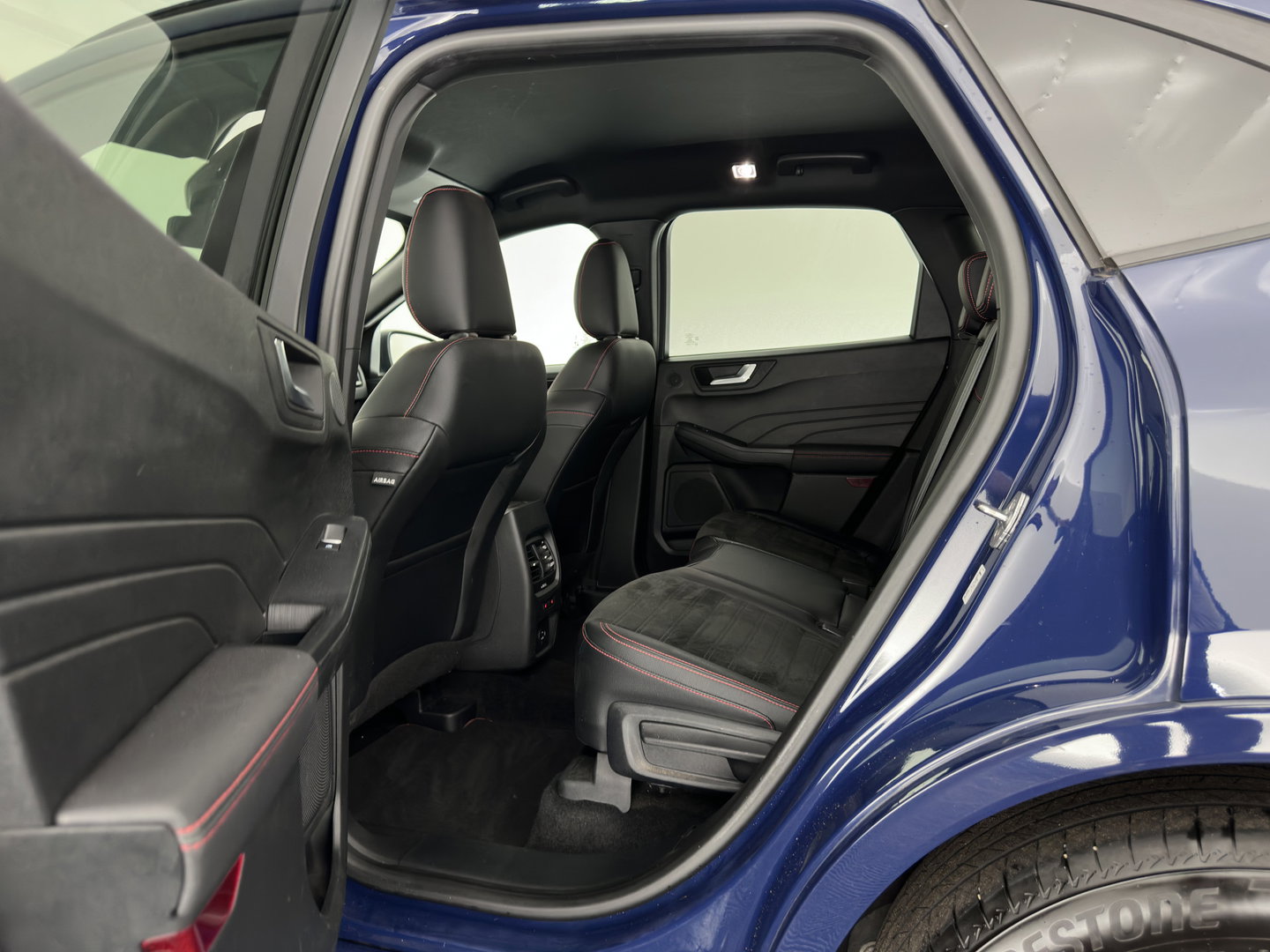 Ford Kuga 2.5 PHEV ST-Line X (Plug-in) {SoH-89%} (INCL.BTW) Aut. *DIGI-COCKPIT |FULL-LED | KEYLESS | DAB | CARPLAY | NAVI-FULLMAP | HEATED-SPORTSEATS | PRIVACY-GLASS | 18"ALU*