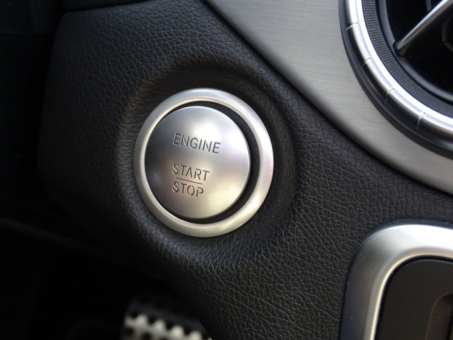 Mercedes-Benz CLA-Klasse 180 automaat / AMG pakket / facelift / LED