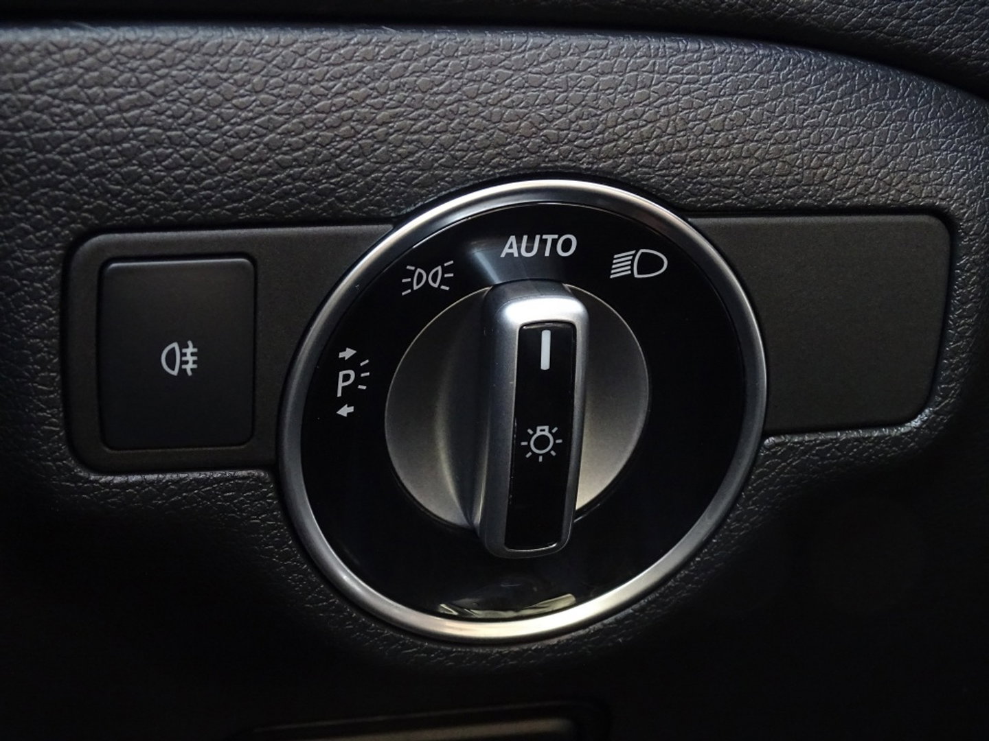 Mercedes-Benz CLA-Klasse 180 automaat / AMG pakket / facelift / LED