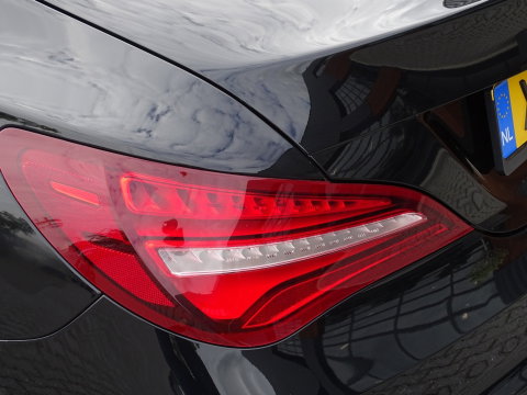 Mercedes-Benz CLA-Klasse 180 automaat / AMG pakket / facelift / LED
