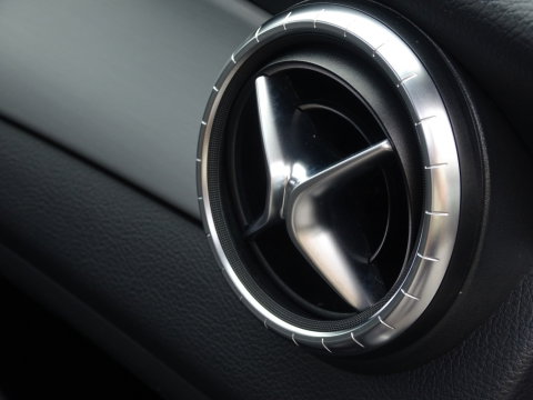 Mercedes-Benz CLA-Klasse 180 automaat / AMG pakket / facelift / LED