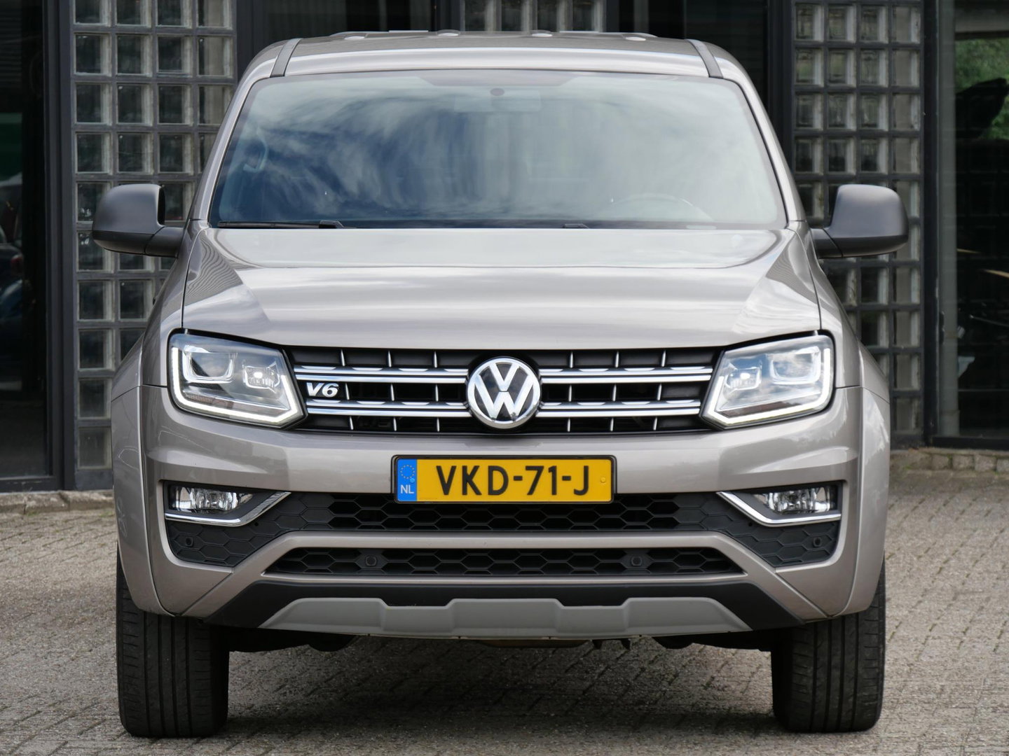 Volkswagen Amarok DOUBLE CAB 3.0TDI 4MOTION DARK LABEL/ TREKHAAK/ TONNEAU COVER/ STYLING BAR
