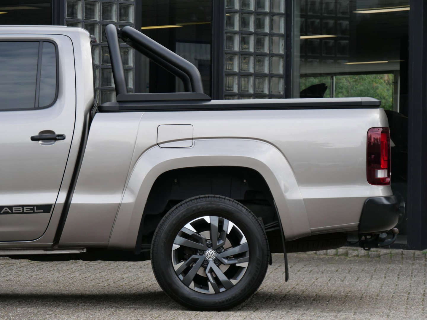 Volkswagen Amarok DOUBLE CAB 3.0TDI 4MOTION DARK LABEL/ TREKHAAK/ TONNEAU COVER/ STYLING BAR