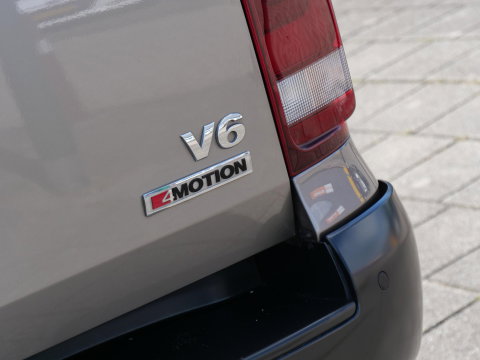Volkswagen Amarok DOUBLE CAB 3.0TDI 4MOTION DARK LABEL/ TREKHAAK/ TONNEAU COVER/ STYLING BAR