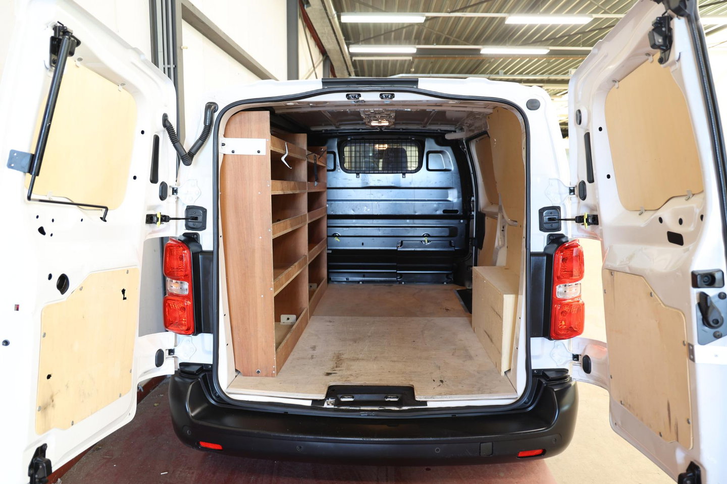 Toyota ProAce Worker 1.5 D-4D Live Airco Cruise Navi Apple CarPlay