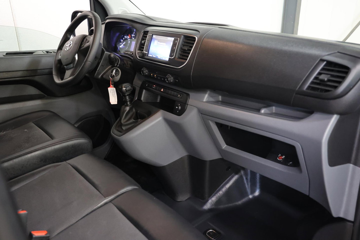 Toyota ProAce Worker 1.5 D-4D Live Airco Cruise Navi Apple CarPlay