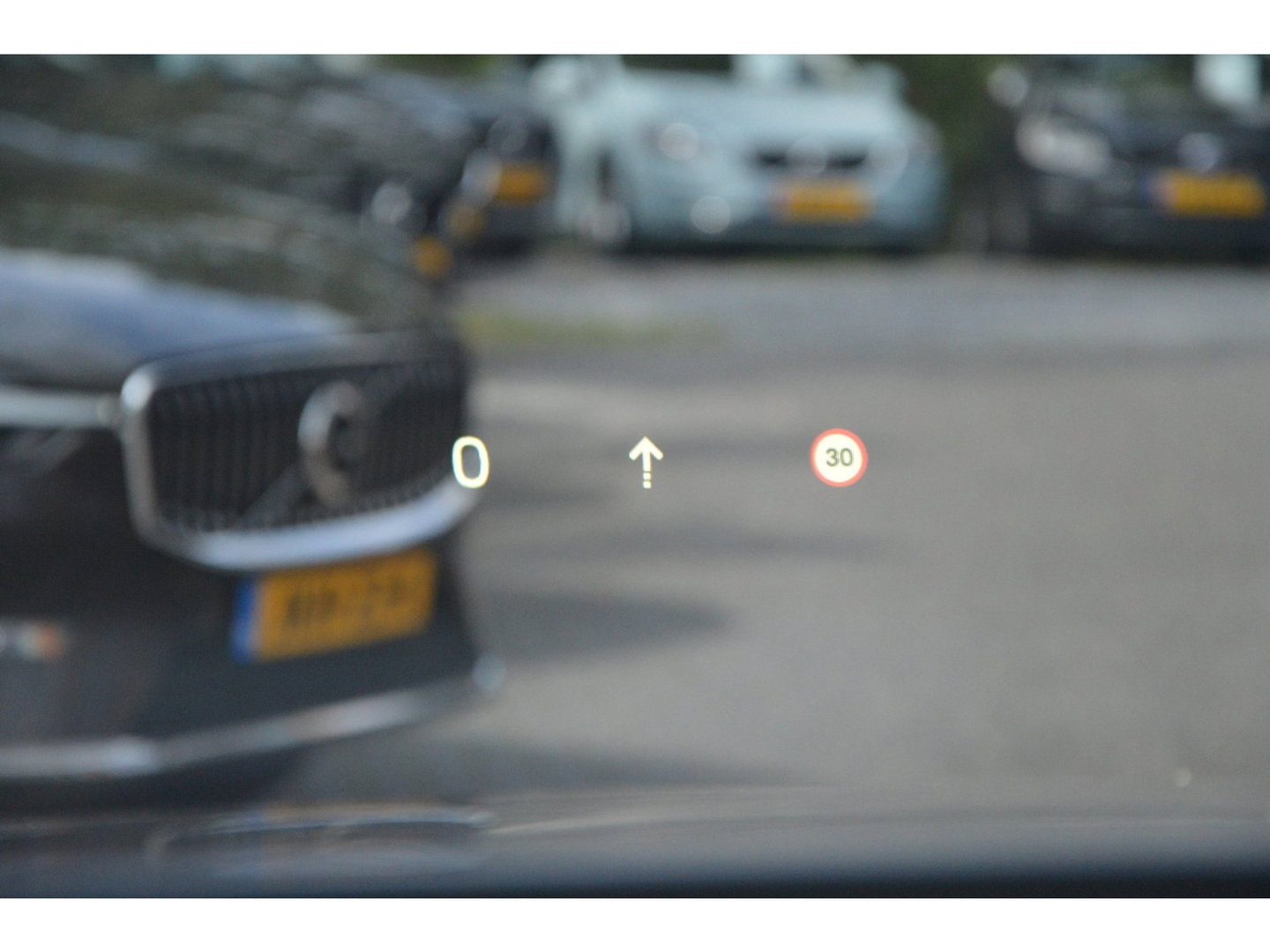 Volvo XC90 T8 Hybrid AWD Plus Dark | Luchtvering | 360° Camera | Head-Up | Panoramadak | Harman/Kardon | Trekhaak |
