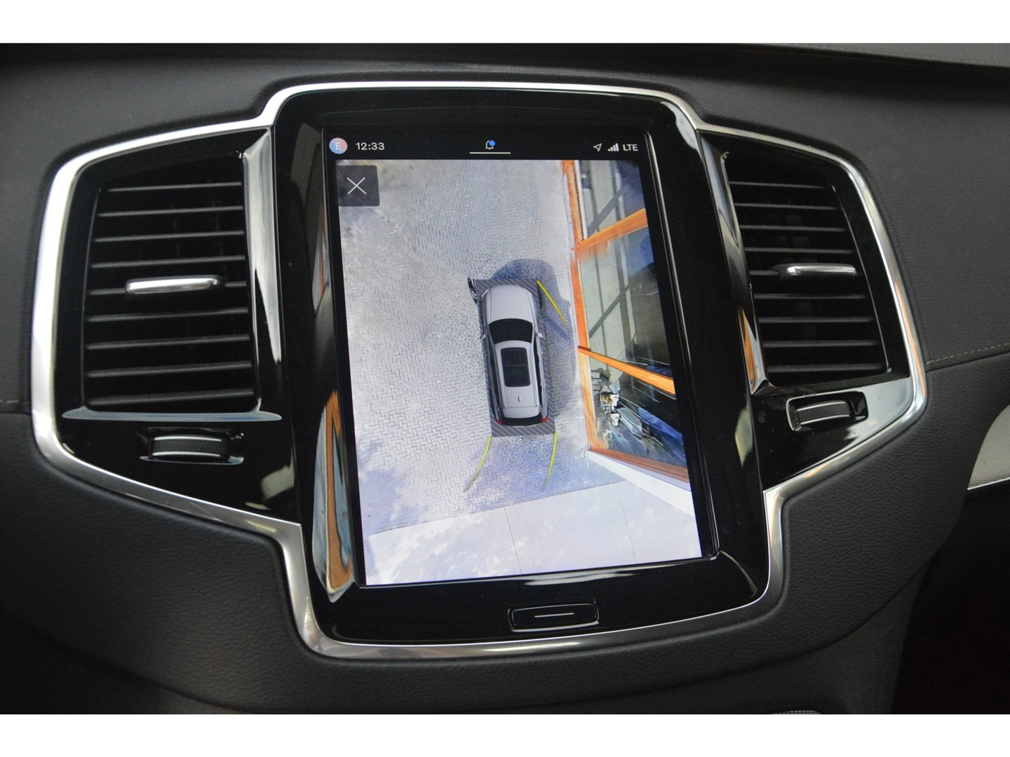Volvo XC90 T8 Hybrid AWD Plus Dark | Luchtvering | 360° Camera | Head-Up | Panoramadak | Harman/Kardon | Trekhaak |