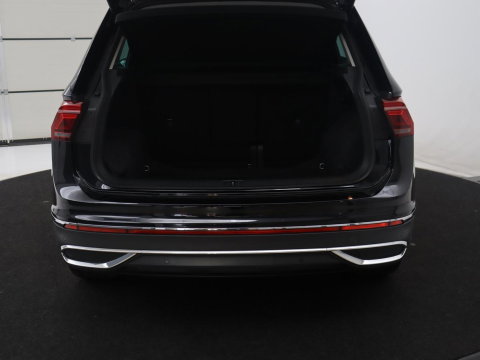 Volkswagen Tiguan 1.5 TSI Elegance | Panoramadak | Adaptive cruise | Stuur/stoel verwarming | Stoelmassage | Camera | Park assist | Sfeerverlichting | Full LED | Elektrische achterklep