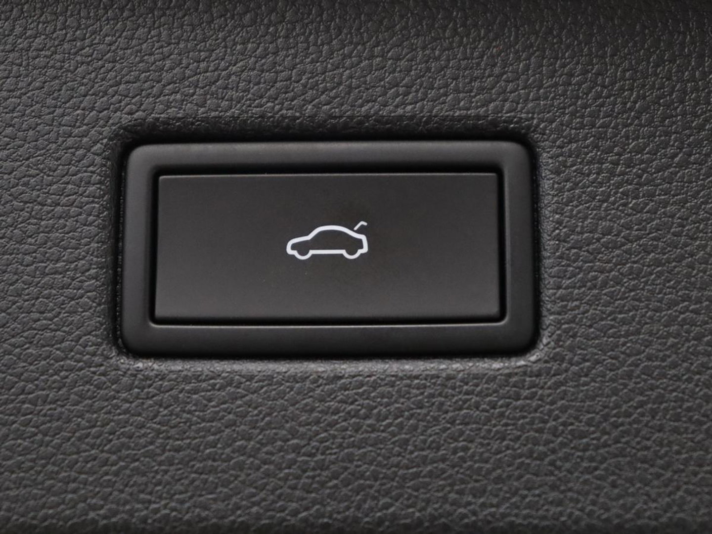 Volkswagen Tiguan 1.5 TSI Elegance | Panoramadak | Adaptive cruise | Stuur/stoel verwarming | Stoelmassage | Camera | Park assist | Sfeerverlichting | Full LED | Elektrische achterklep